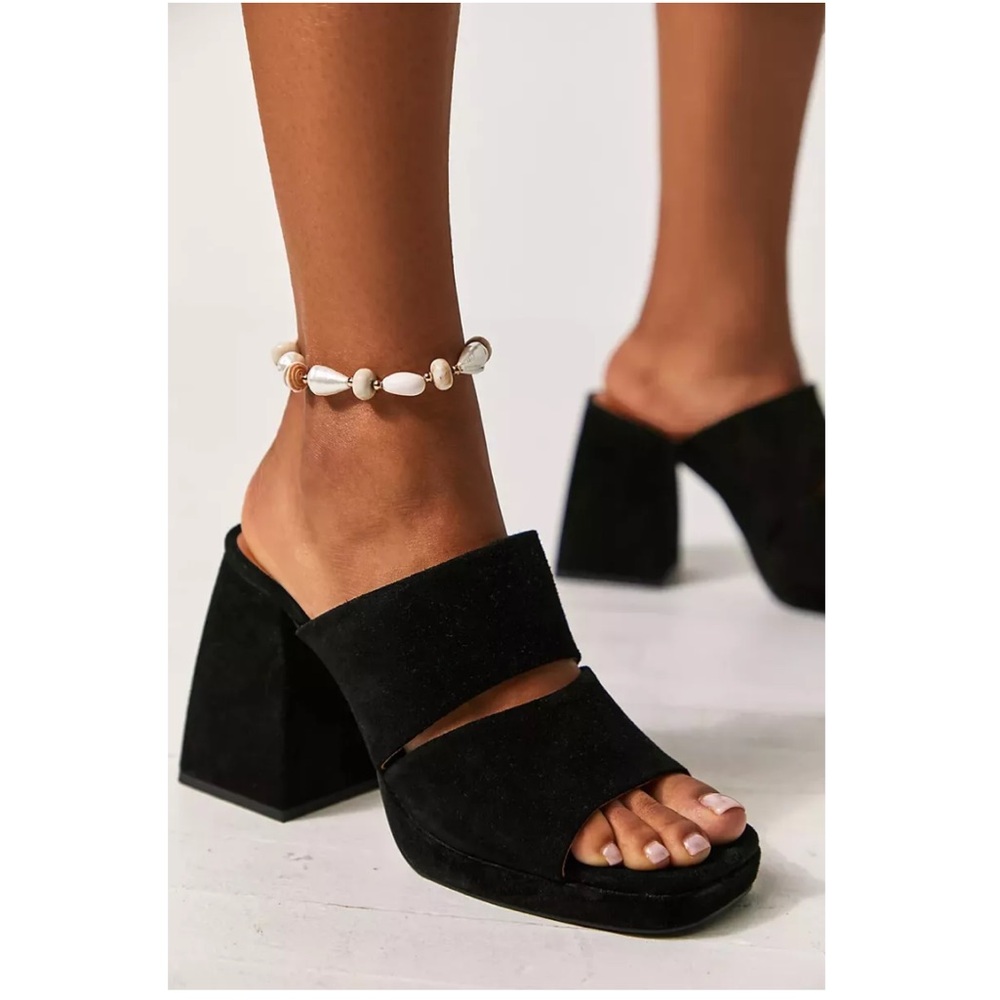 New Free People Love is Everywhere Black Suede Platform Sandals Size 37